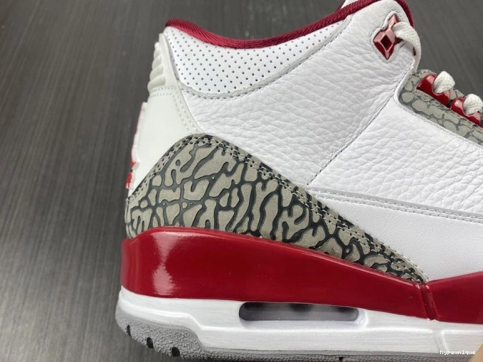 HYPE Red Retro CT8532-126 3 Cardinal Jordan 0722